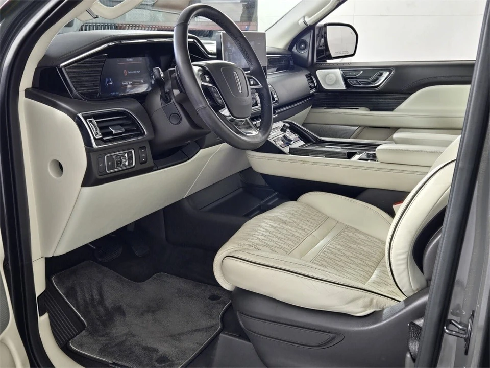2022 Lincoln Navigator 4th Gen - Image 8 of 12