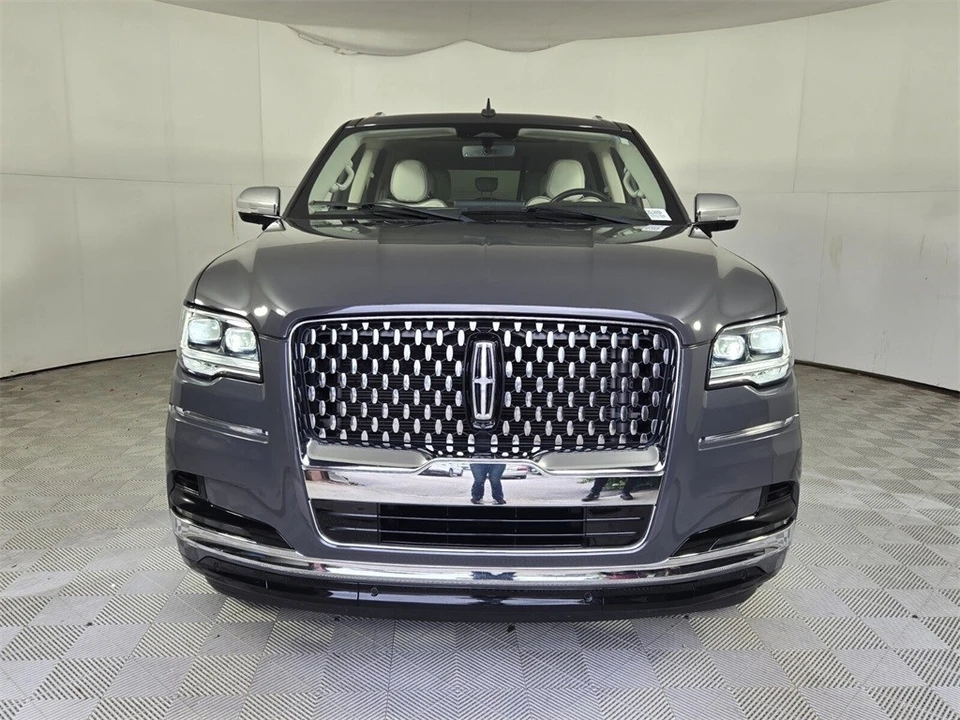 2022 Lincoln Navigator 4th Gen - Image 3 of 12