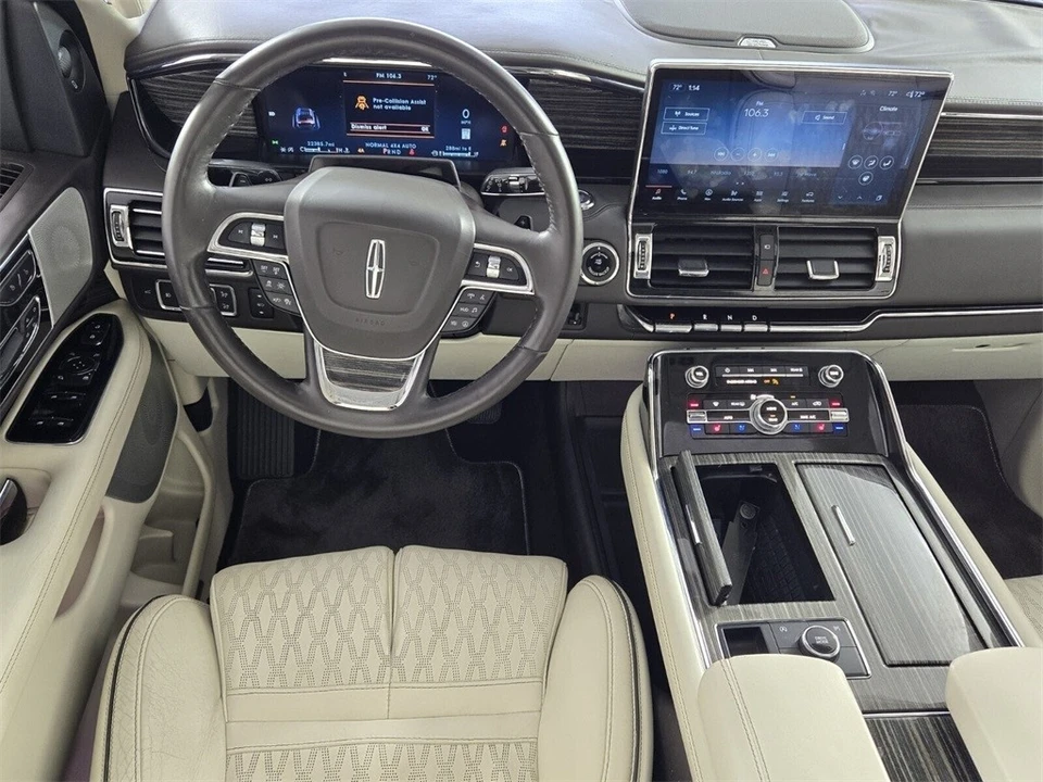 2022 Lincoln Navigator 4th Gen - Image 11 of 12