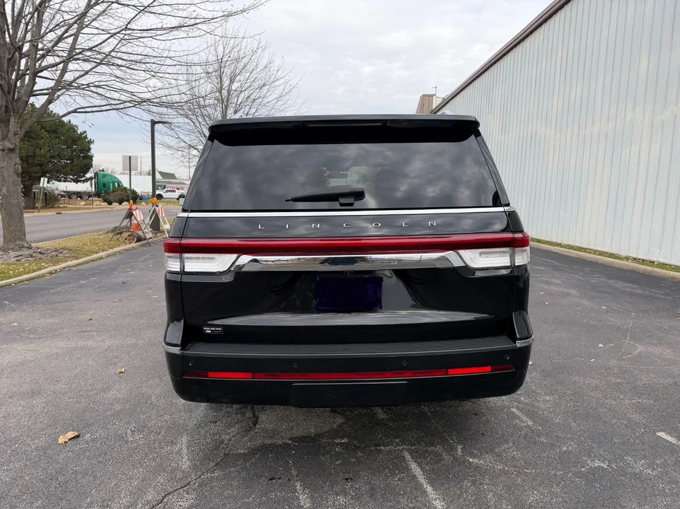 2022 Lincoln Navigator 4th Gen - Image 4 of 20