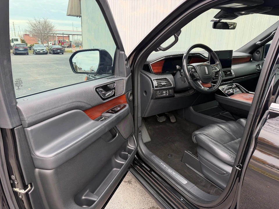 2022 Lincoln Navigator 4th Gen - Image 8 of 20