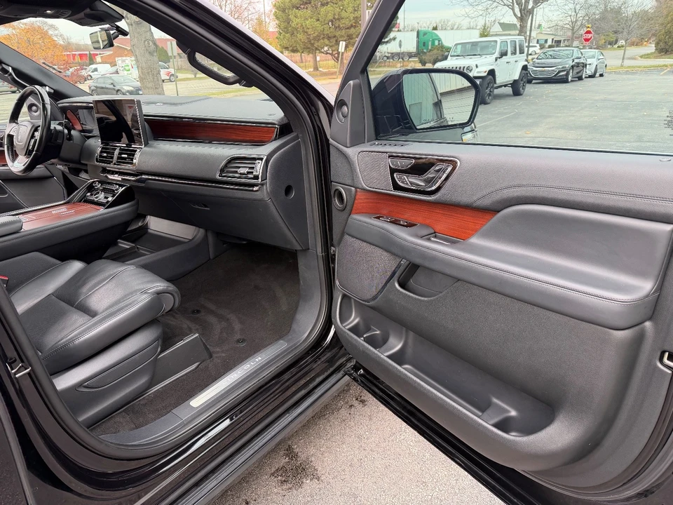 2022 Lincoln Navigator 4th Gen - Image 16 of 20