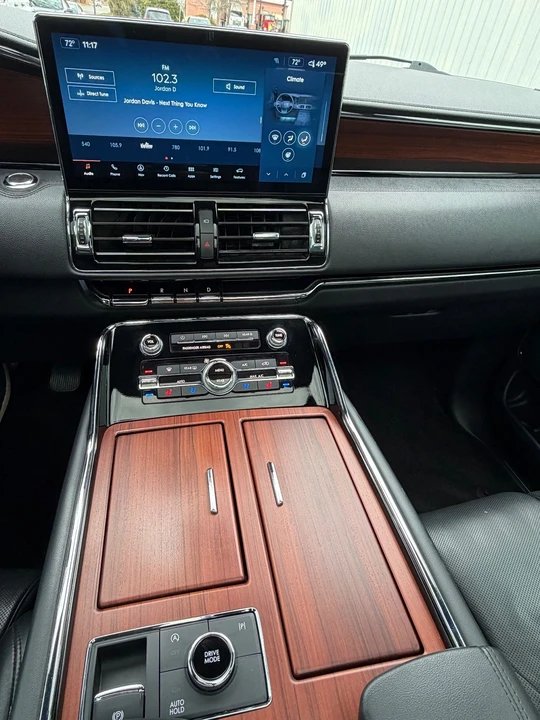 2022 Lincoln Navigator 4th Gen - Image 18 of 20