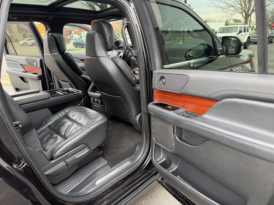 2022 Lincoln Navigator 4th Gen - Image 14 of 20