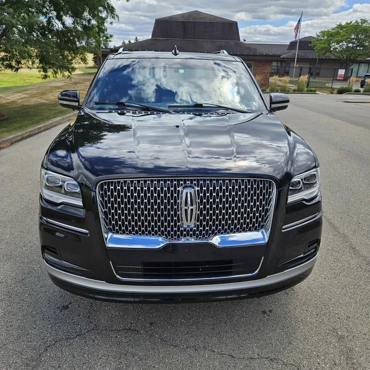 2022 Lincoln Navigator 4th Gen - Image 15 of 17