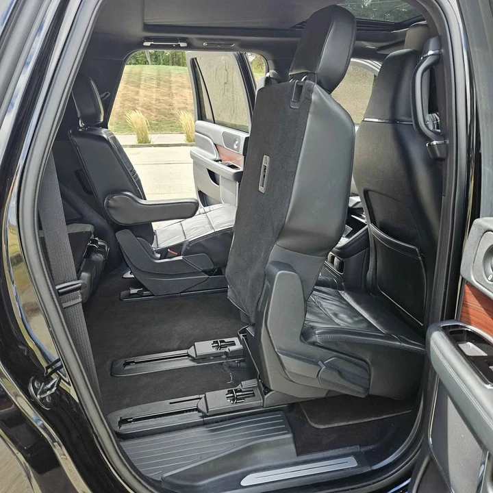 2022 Lincoln Navigator 4th Gen - Image 8 of 17