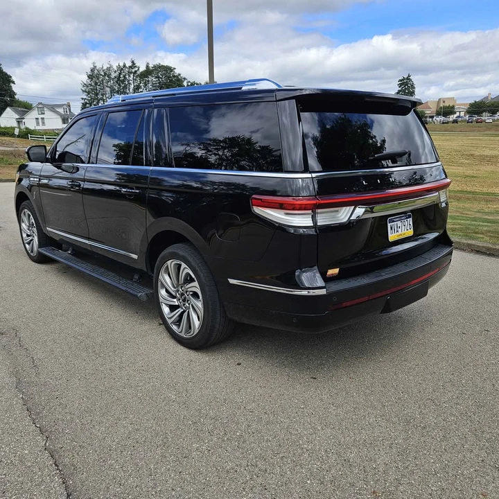 2022 Lincoln Navigator 4th Gen - Image 14 of 17
