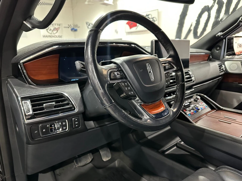 2022 Lincoln Navigator 4th Gen - Image 18 of 21