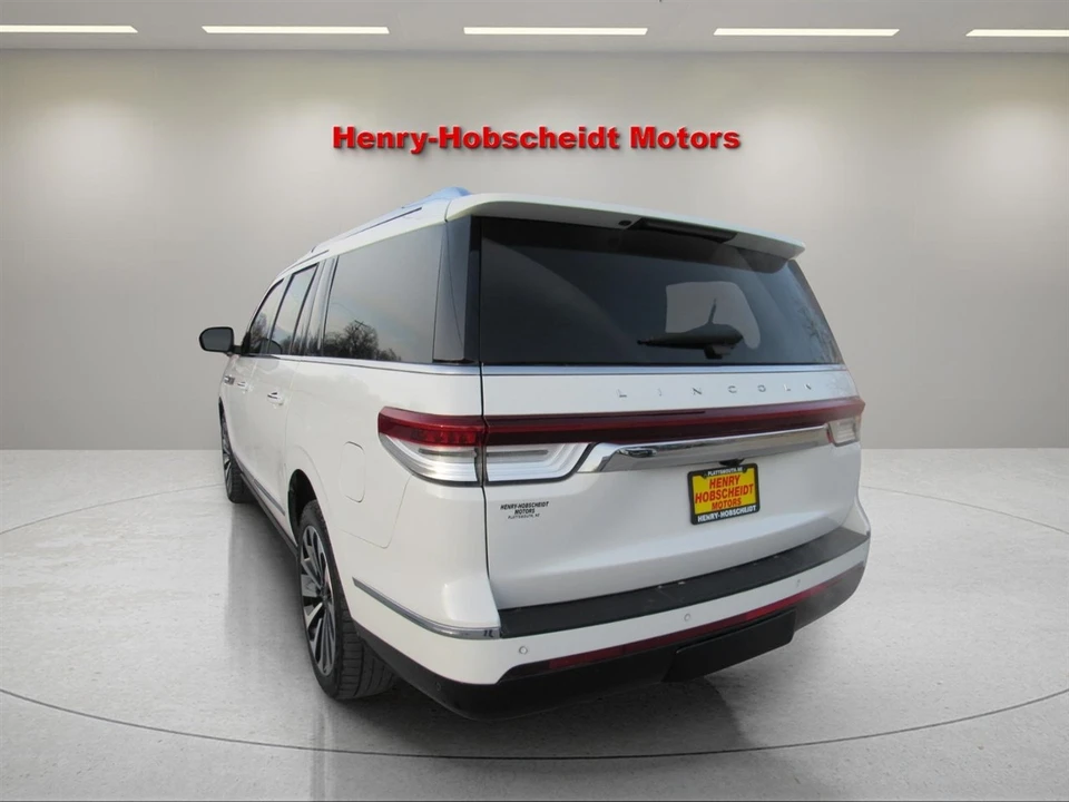 2022 Lincoln Navigator 4th Gen - Image 11 of 12
