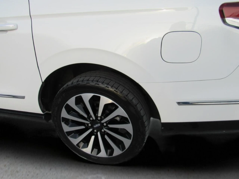 2022 Lincoln Navigator 4th Gen - Image 4 of 12