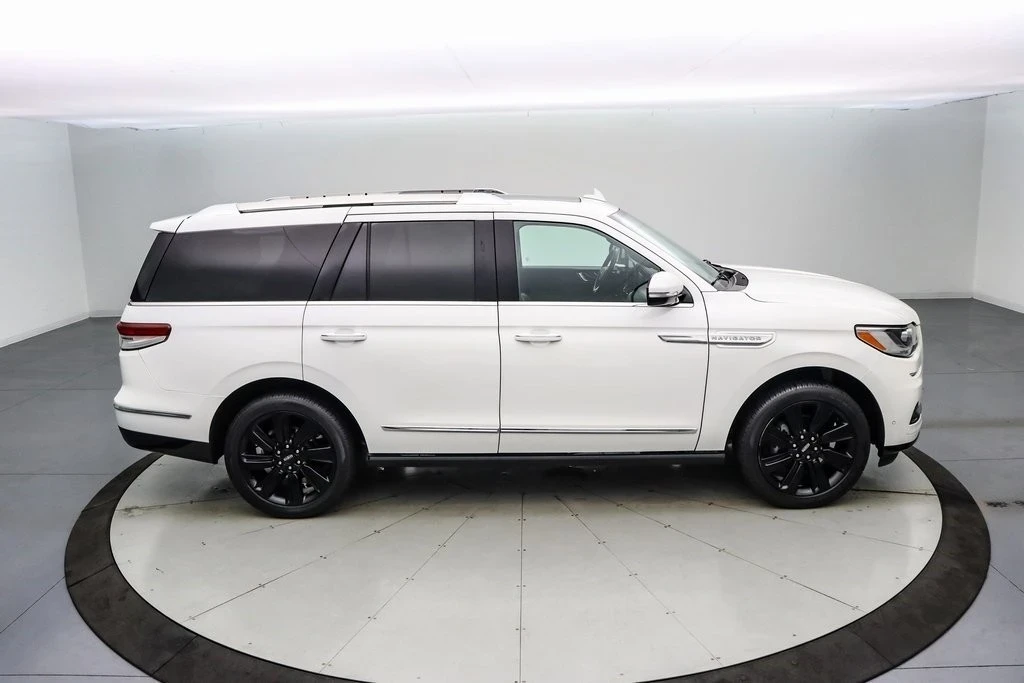 2022 Lincoln Navigator 4th Gen - Image 4 of 21
