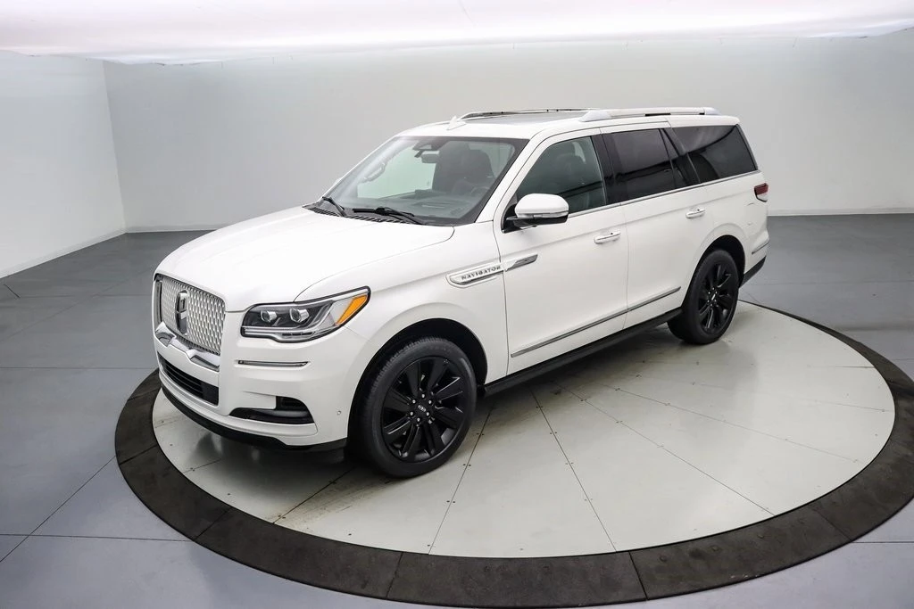 2022 Lincoln Navigator 4th Gen - Image 9 of 21