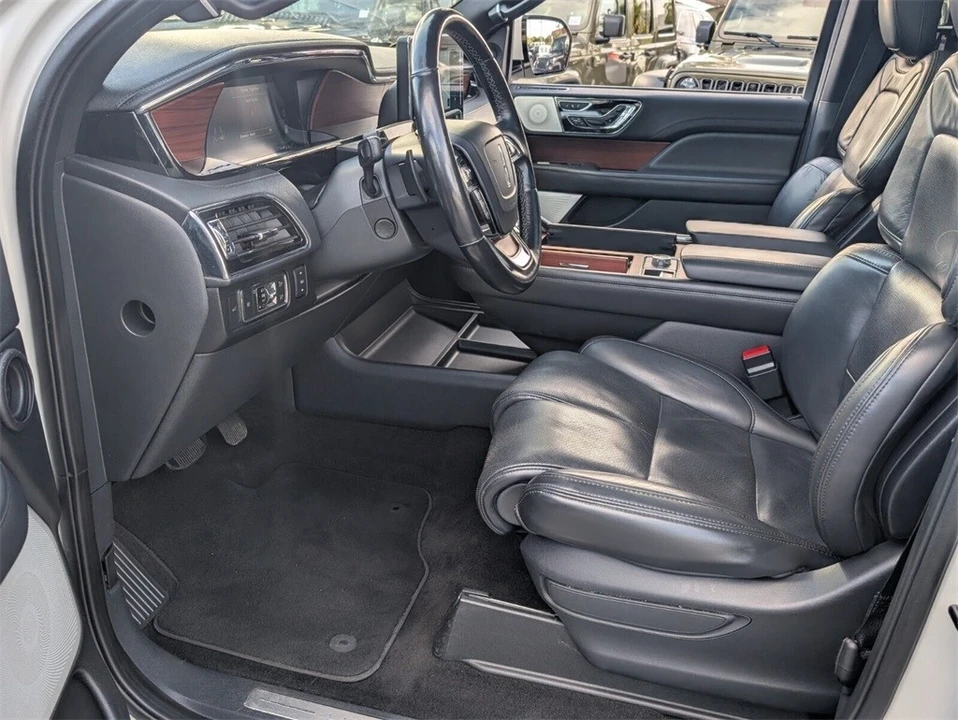 2022 Lincoln Navigator 4th Gen - Image 7 of 12