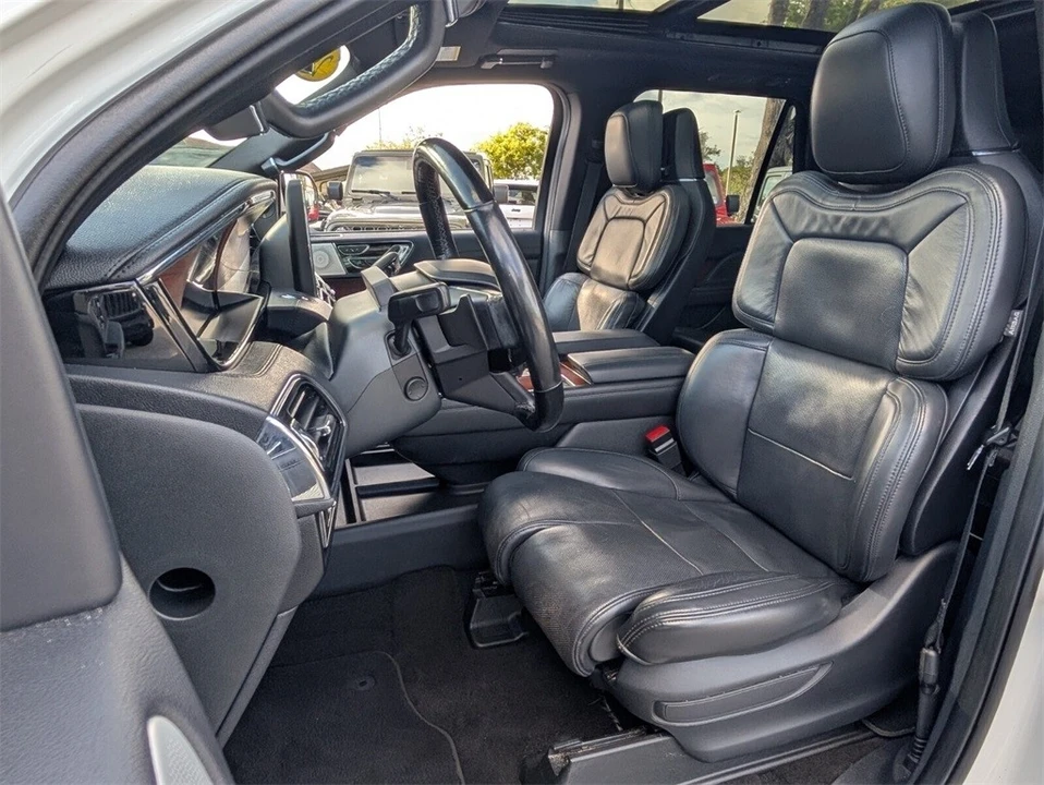 2022 Lincoln Navigator 4th Gen - Image 6 of 12