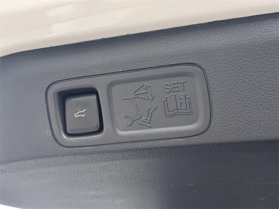 2022 Lincoln Navigator 4th Gen - Image 12 of 12