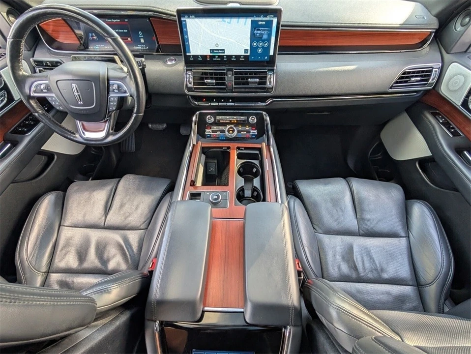 2022 Lincoln Navigator 4th Gen - Image 10 of 12