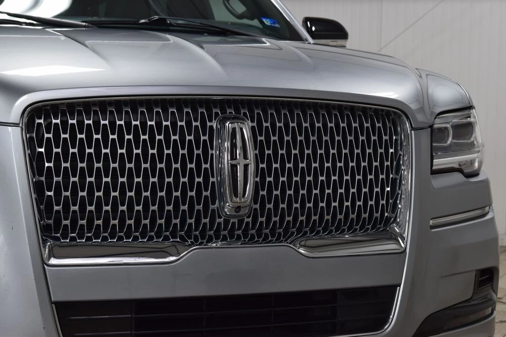 2022 Lincoln Navigator 4th Gen - Image 11 of 21