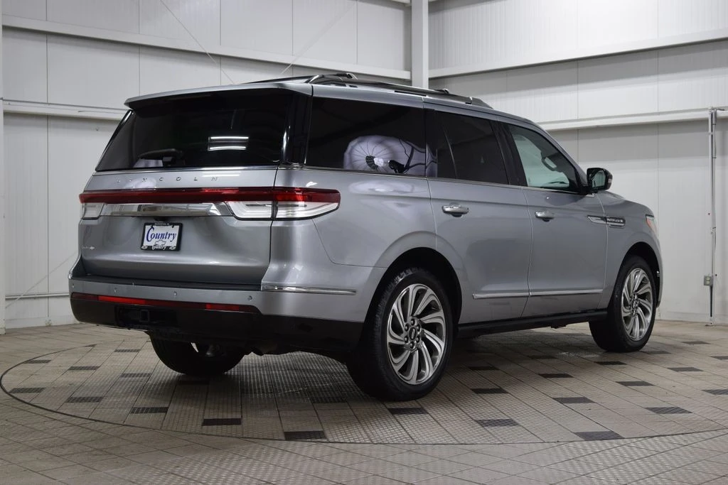 2022 Lincoln Navigator 4th Gen - Image 8 of 21