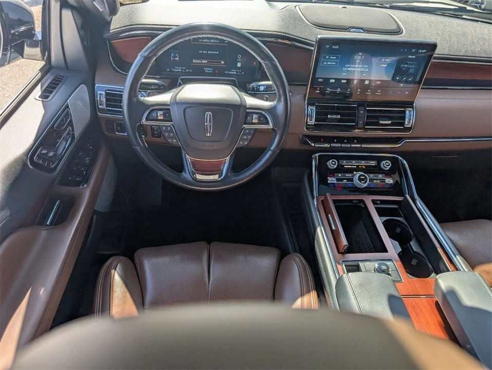 2022 Lincoln Navigator 4th Gen - Image 15 of 21