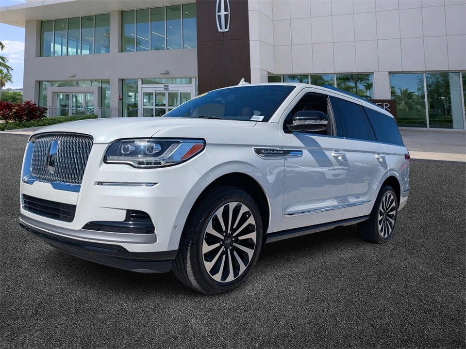 2022 Lincoln Navigator 4th Gen - Image 3 of 12