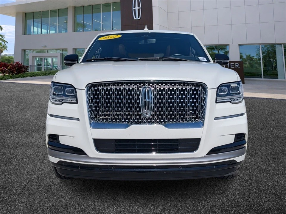 2022 Lincoln Navigator 4th Gen - Image 2 of 12