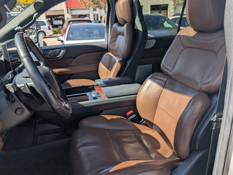 2022 Lincoln Navigator 4th Gen - Image 11 of 12