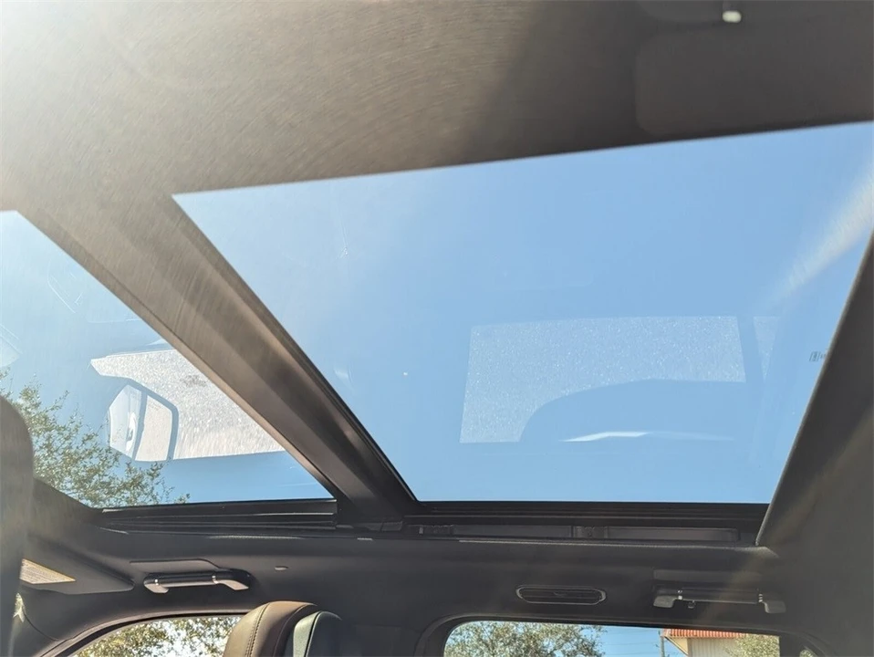 2022 Lincoln Navigator 4th Gen - Image 14 of 21