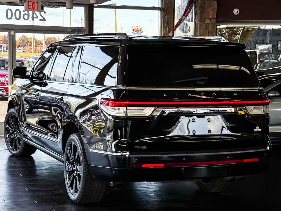 2022 Lincoln Navigator 4th Gen - Image 13 of 21