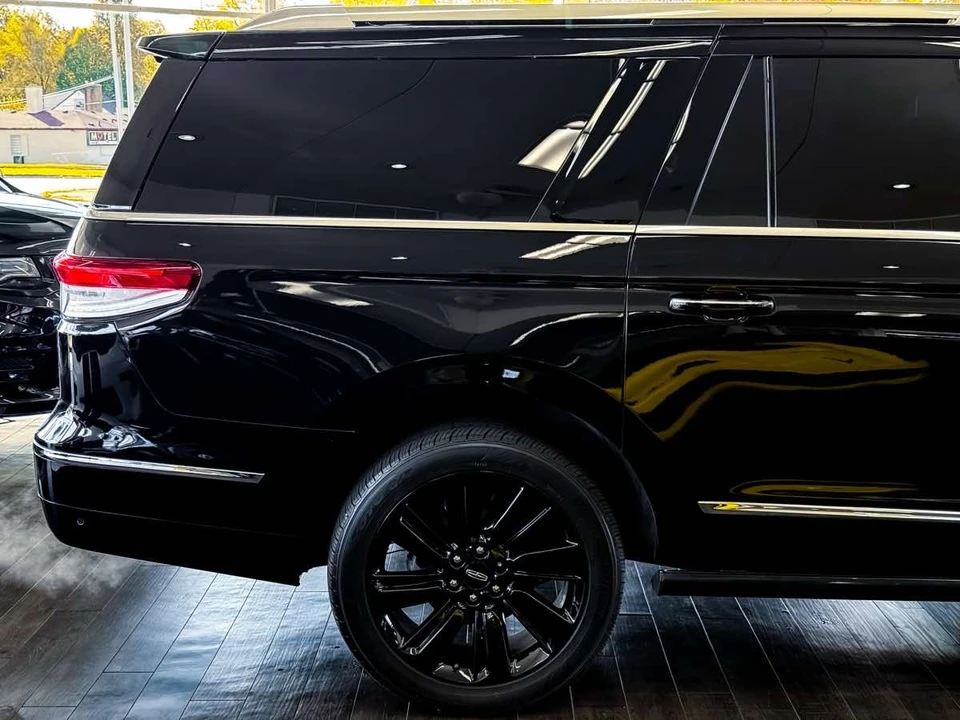 2022 Lincoln Navigator 4th Gen - Image 16 of 21