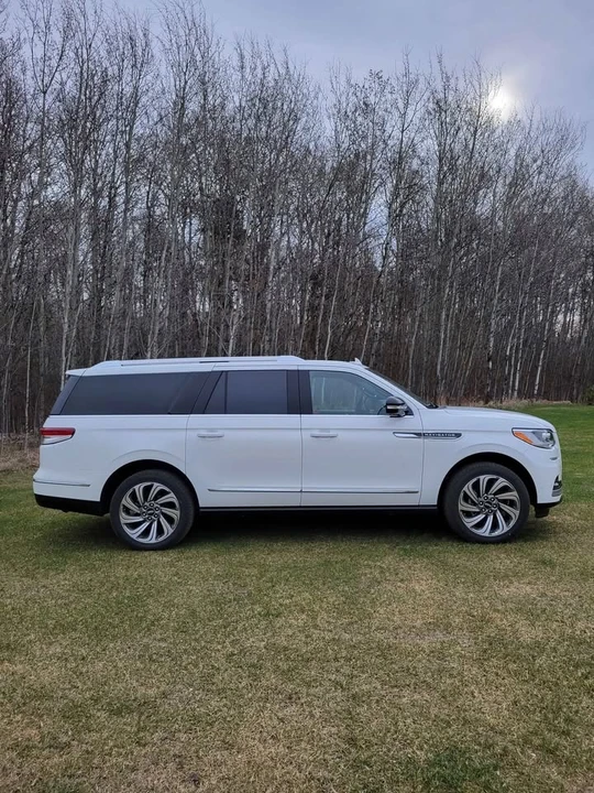 2022 Lincoln Navigator 4th Gen - Image 3 of 7