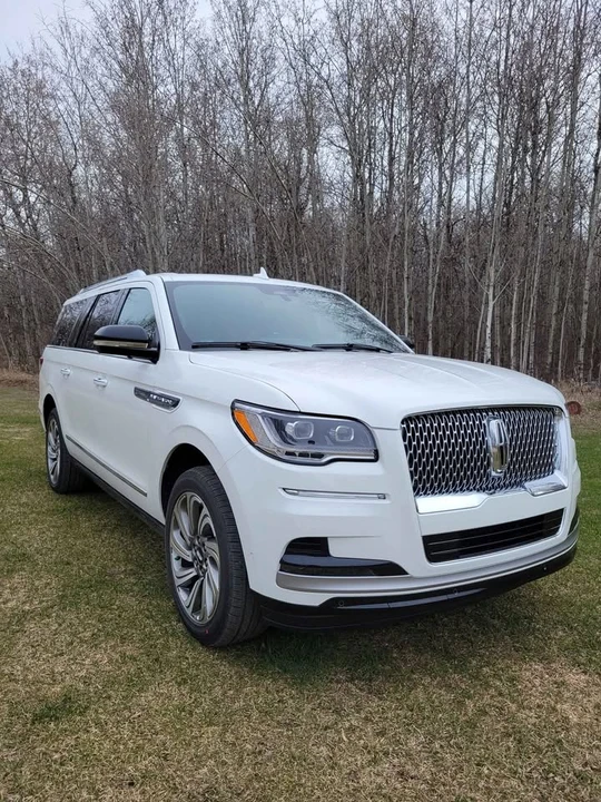 2022 Lincoln Navigator 4th Gen - Image 2 of 7