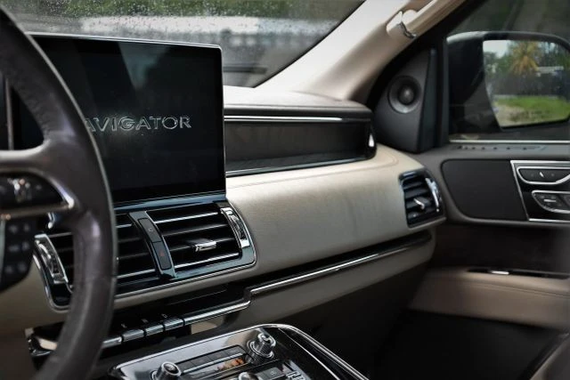 2022 Lincoln Navigator 4th Gen - Image 12 of 21