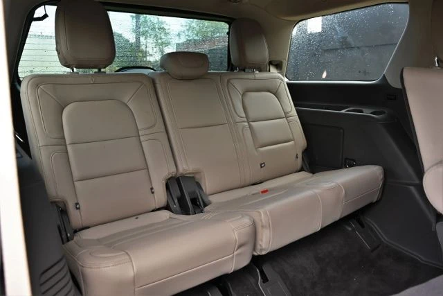 2022 Lincoln Navigator 4th Gen - Image 20 of 21