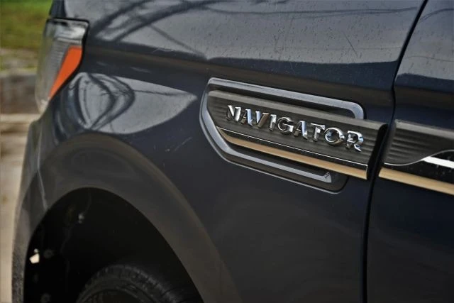 2022 Lincoln Navigator 4th Gen - Image 9 of 21