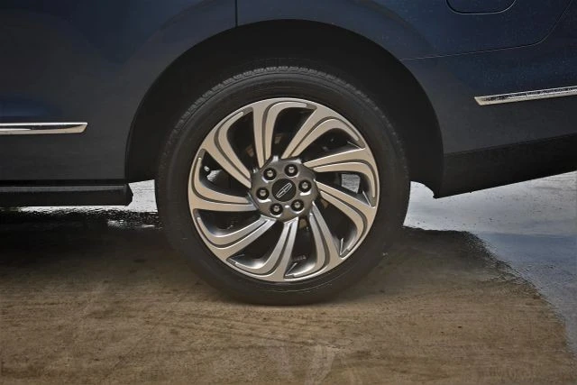 2022 Lincoln Navigator 4th Gen - Image 8 of 21