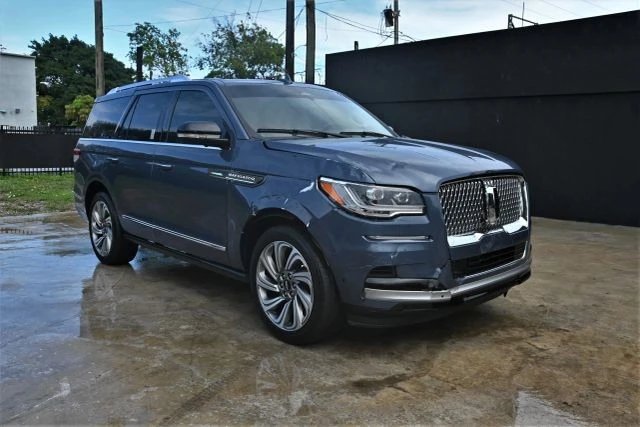 2022 Lincoln Navigator 4th Gen - Image 2 of 21
