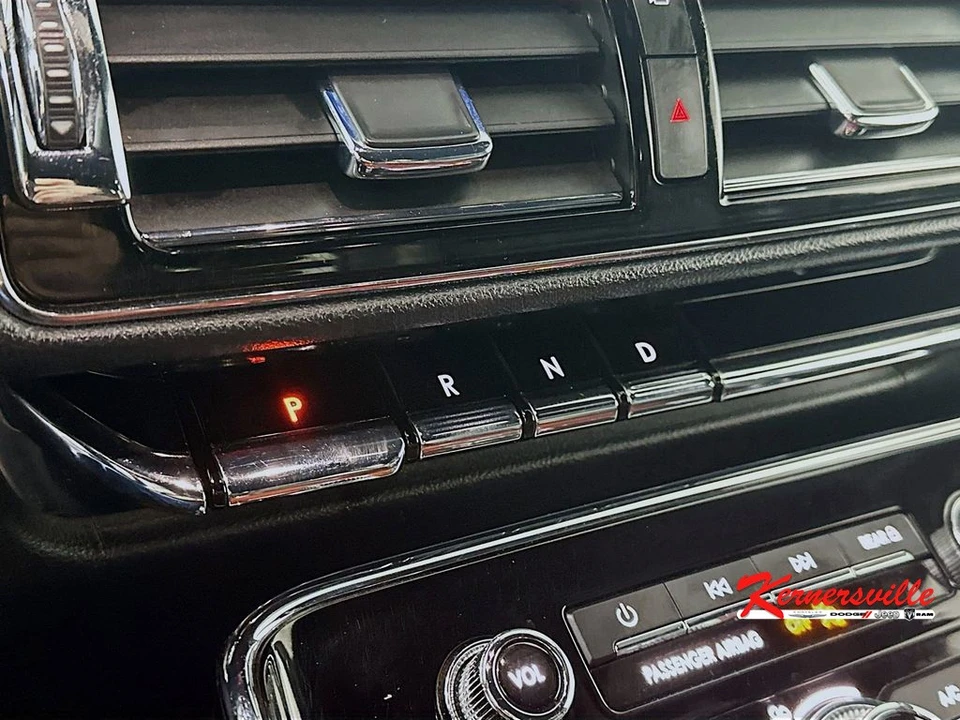 2022 Lincoln Navigator 4th Gen - Image 16 of 21