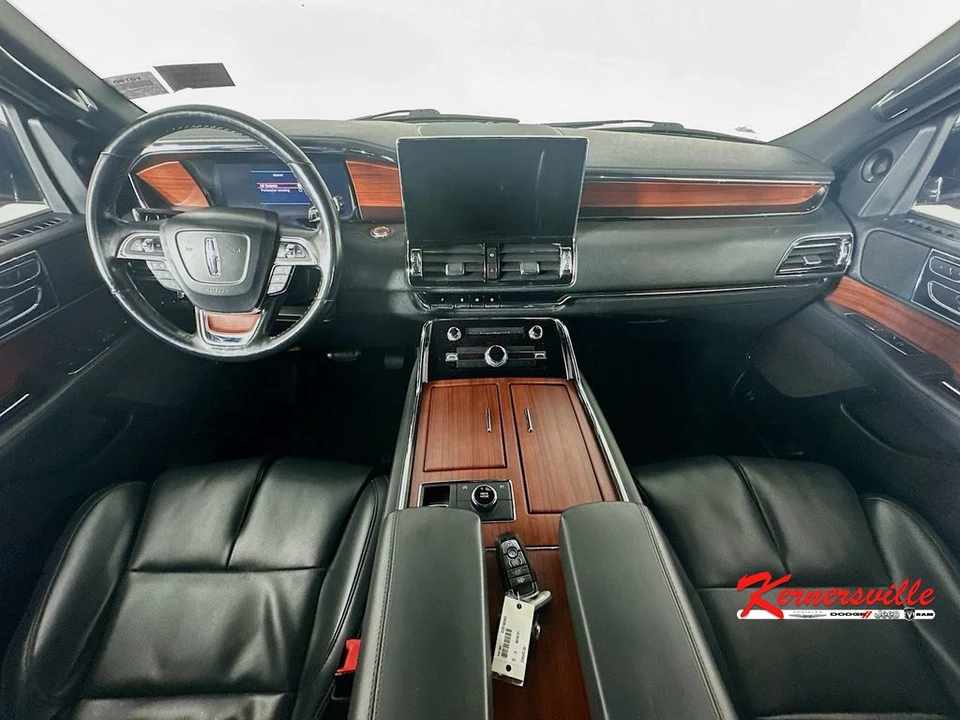 2022 Lincoln Navigator 4th Gen - Image 10 of 12