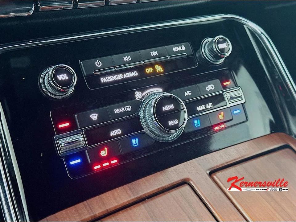 2022 Lincoln Navigator 4th Gen - Image 18 of 21