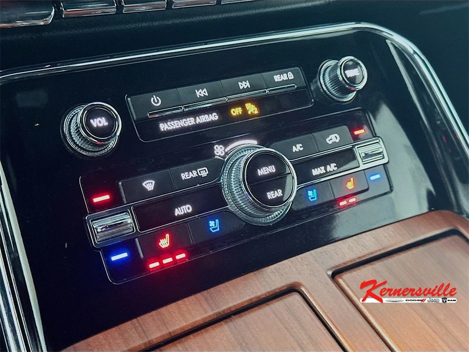 2022 Lincoln Navigator 4th Gen - Image 18 of 21