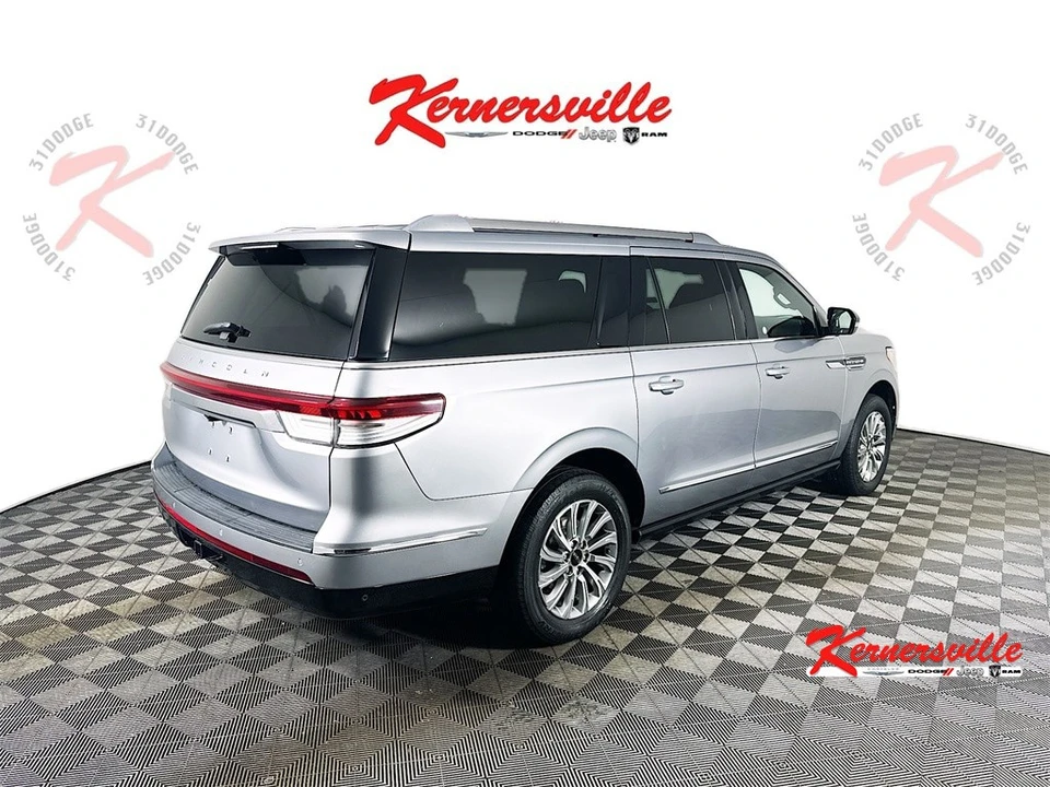 2022 Lincoln Navigator 4th Gen - Image 7 of 21
