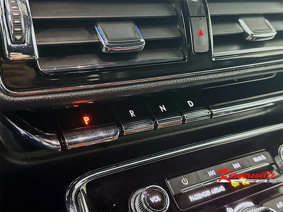2022 Lincoln Navigator 4th Gen - Image 16 of 21