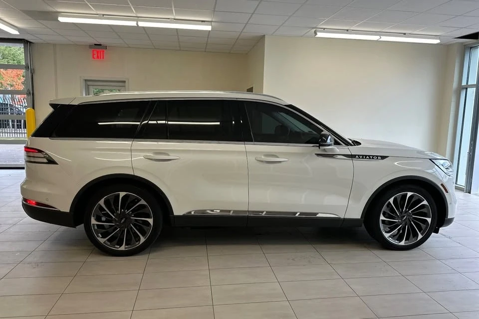 2022 Lincoln Aviator 2nd Gen - Image 2 of 19