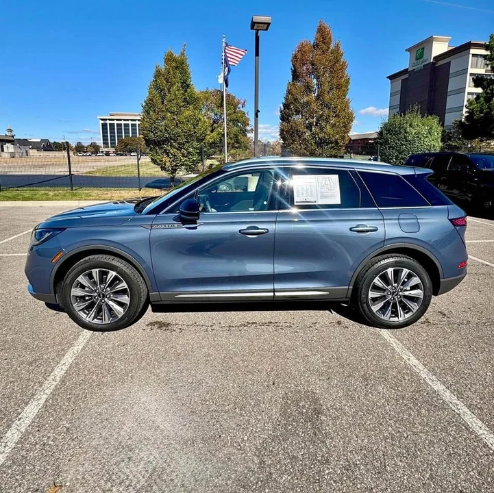 2022 Lincoln Corsair - Image 1 of 7