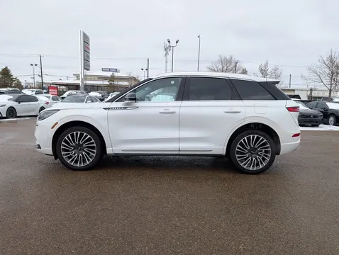 2022 Lincoln Corsair - Image 2 of 11