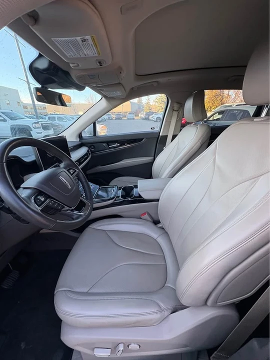 2022 Lincoln Nautilus - Image 9 of 13