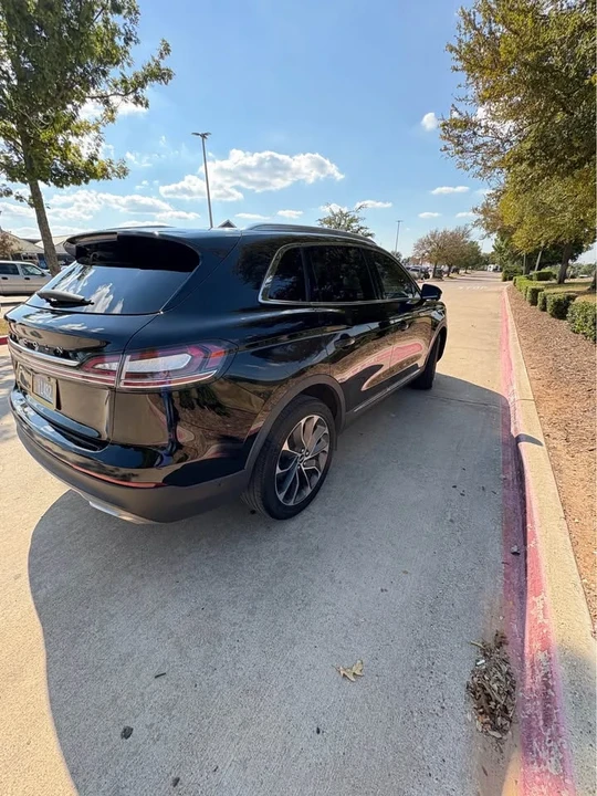 2022 Lincoln Nautilus - Image 2 of 18