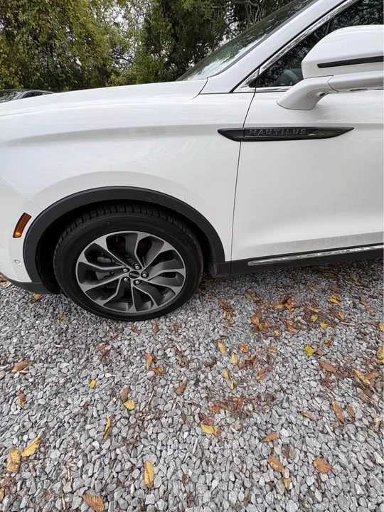 2022 Lincoln Nautilus - Image 3 of 7