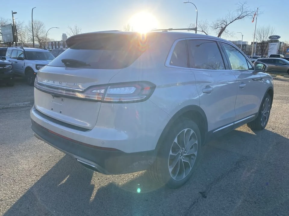 2022 Lincoln Nautilus - Image 2 of 5