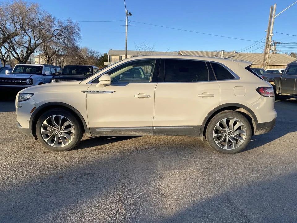 2022 Lincoln Nautilus - Image 4 of 5